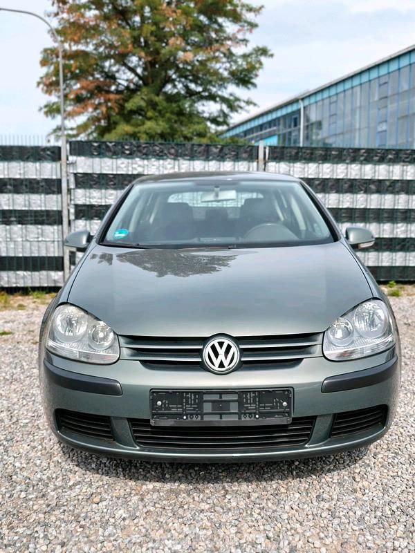 Grau Gebraucht 2003 VW Golf IV Kleinwagen | 950 € (Guter Preis) - Bild 1/4