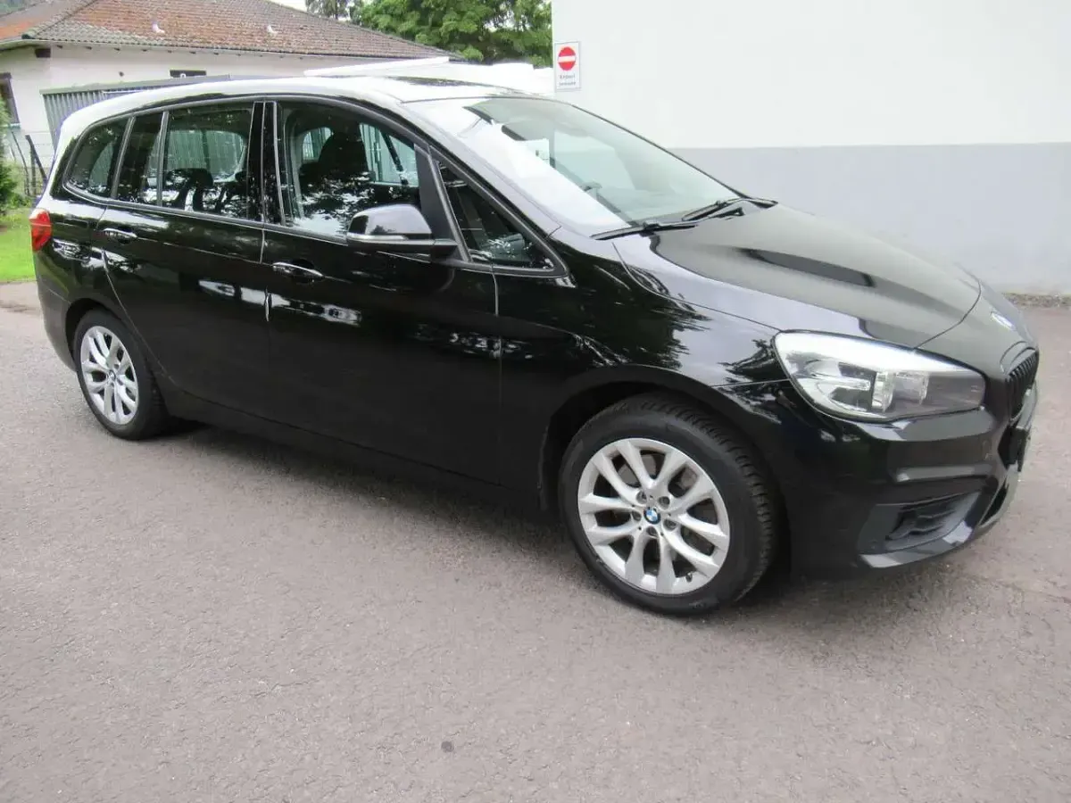 Gebraucht BMW 220 190 PS (139 kW) 2015 Diamantschwarz Van / Kleinbus