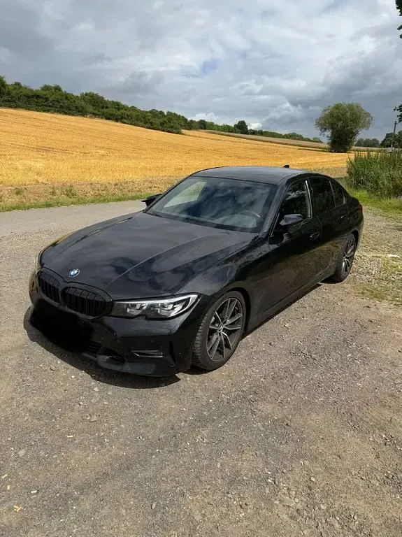 Gebraucht BMW 320 Sport Line 184 PS (135 kW) 2020 Schwarz Limousine