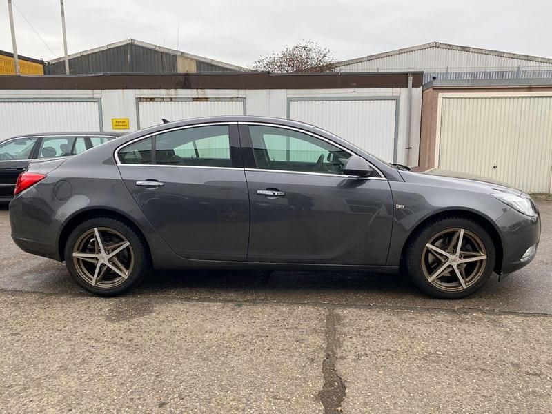 Gebraucht Opel Insignia Innovation 220 PS (161 kW) 2012 Grau Limousine