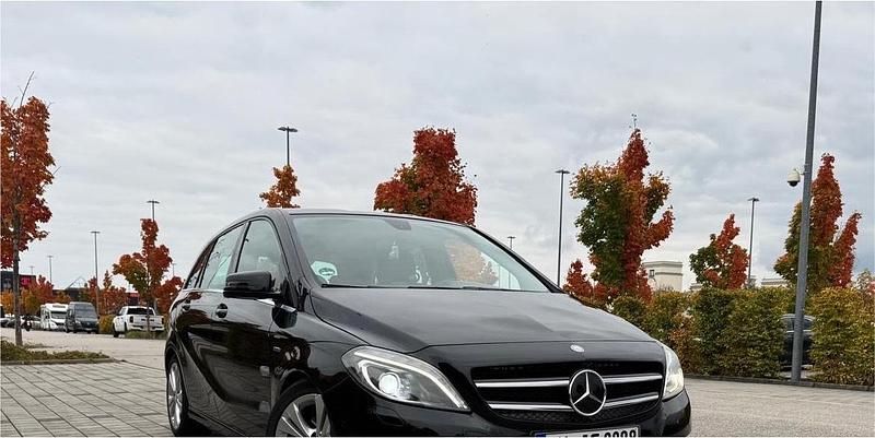 Schwarz Gebraucht 2012 Mercedes B200 Van / Kleinbus | 8.000 € (Etwas zu teuer) - Bild 1/4