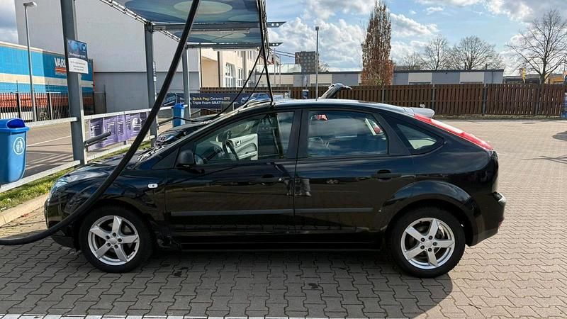 Usata Ford Focus 80 CV (58 kW) 2008 Nero Utilitaria