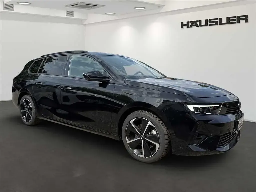 Gebraucht Opel Astra 131 PS (96 kW) 2024 Schwarz Kleinwagen