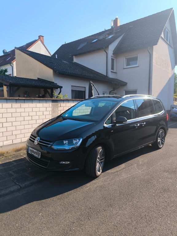 Schwarz Gebraucht 2015 VW Sharan Cup Van / Kleinbus | 17.300 € (Guter Preis) - Bild 1/4