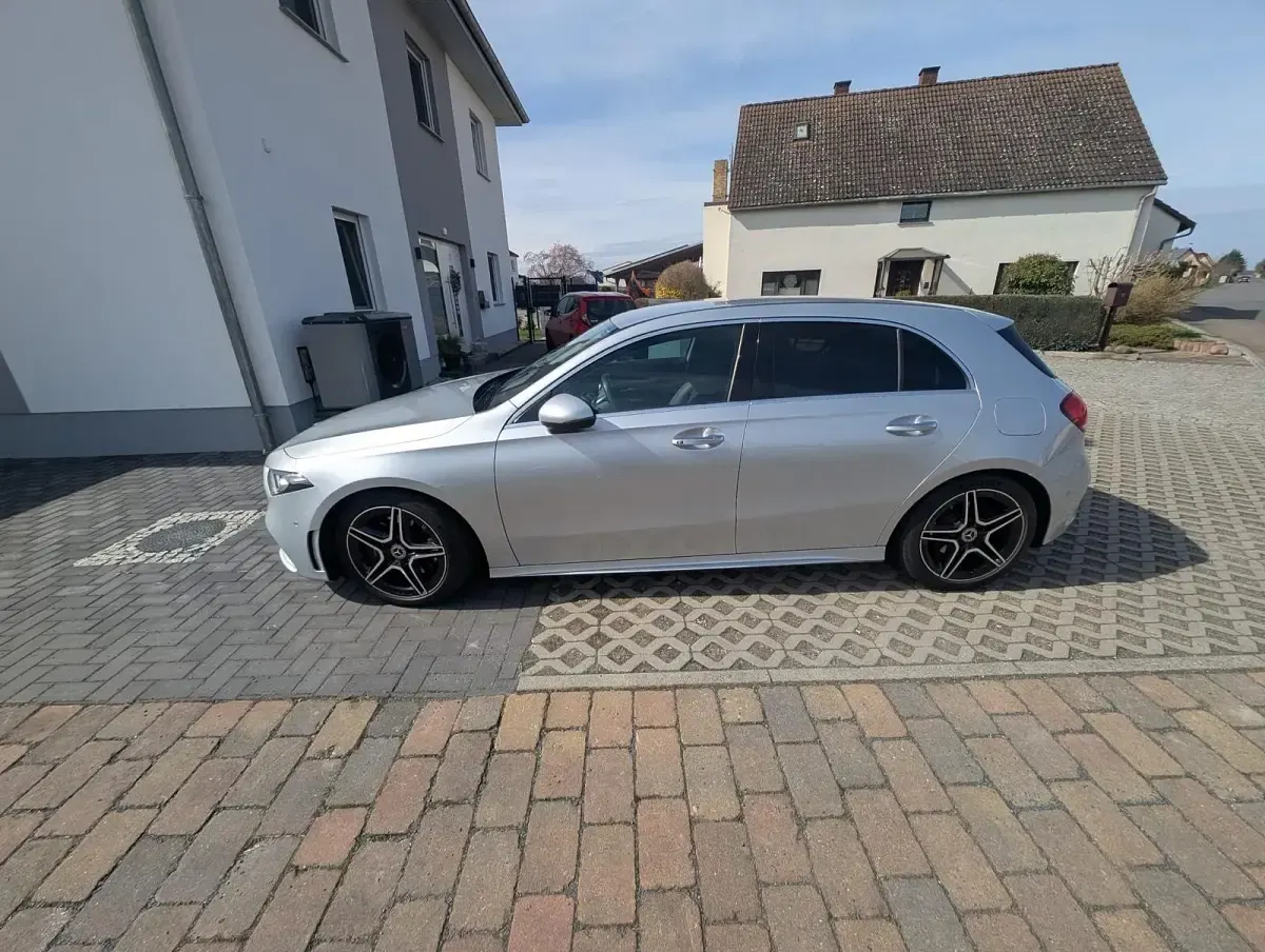 Gebraucht Mercedes A220 AMG line 190 PS (139 kW) 2020 Silber Kleinwagen