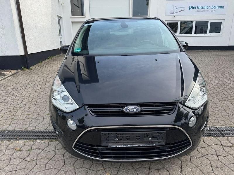 Schwarz Gebraucht 2015 Ford S-MAX Titanium Van / Kleinbus | 7.999 € (Superpreis) - Bild 1/4