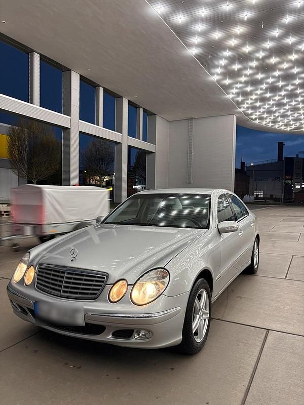 Gebraucht Mercedes E320 Elegance 224 PS (164 kW) 2002 Silber Limousine