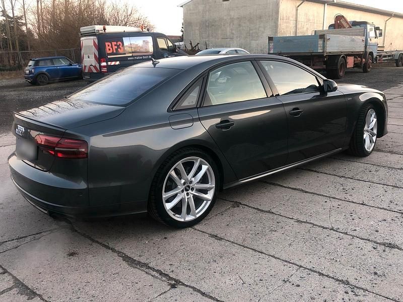 Gebraucht Audi S8 plus Exclusive 605 PS (444 kW) 2017 Grau Limousine