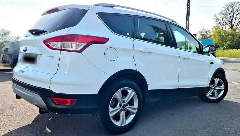 Gebraucht Ford Kuga 150 PS (110 kW) 2013 Weiß SUV