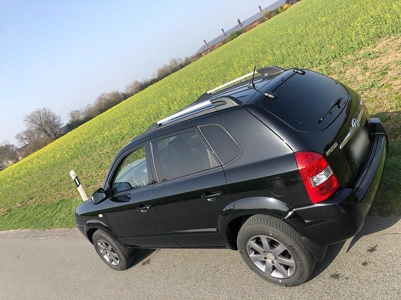 Gebraucht Hyundai Tucson 141 PS (103 kW) 2008 Schwarz SUV