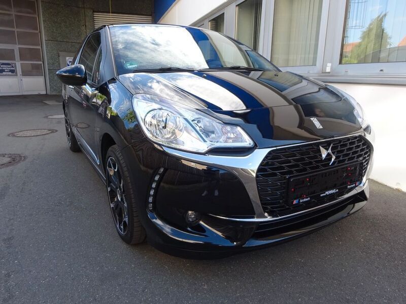 Schwarz Gebraucht 2019 Citroën DS3 Chic Kleinwagen | 14.200 € (Etwas zu teuer) - Bild 1/4