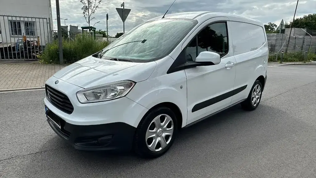 Gebraucht Ford Transit Trend 101 PS (74 kW) 2018 Weiß Limousine