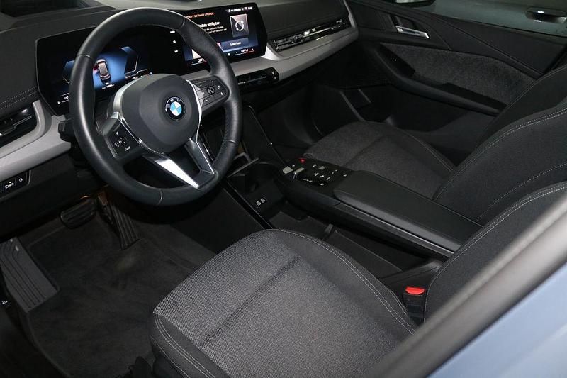 Gebraucht BMW 216 122 PS (89 kW) 2024 Sparkling kupfergrau metallic Van / Kleinbus