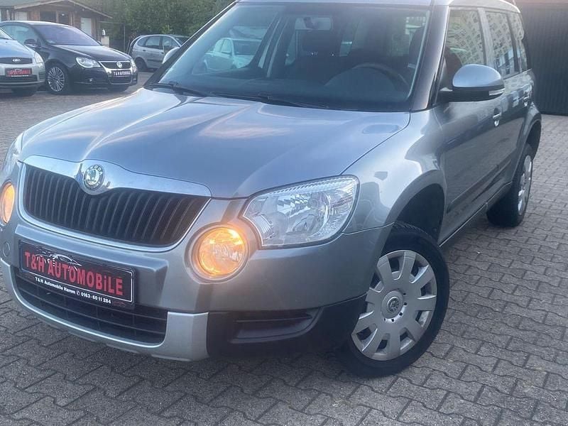 Grau Gebraucht 2011 Skoda Yeti Plus Edition SUV | 3.499 € (Fairer Preis) - Bild 1/4