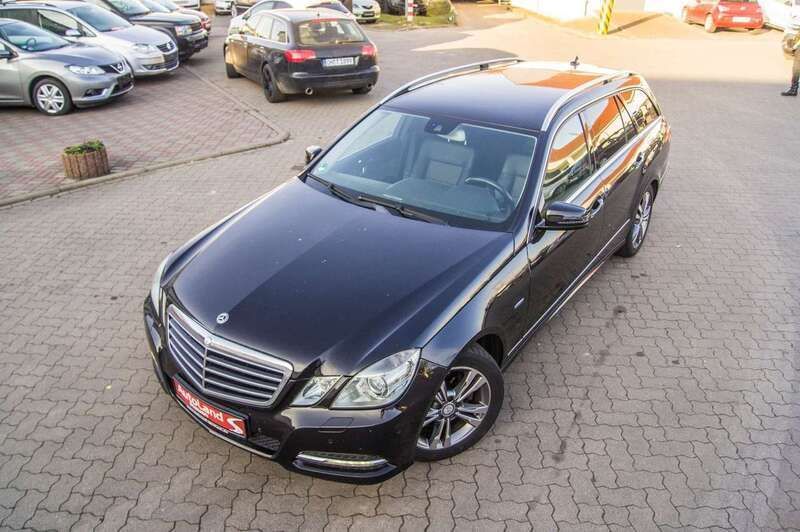 Schwarz Gebraucht 2010 Mercedes E300 Kombi | 6.999 € (Fairer Preis) - Bild 1/4
