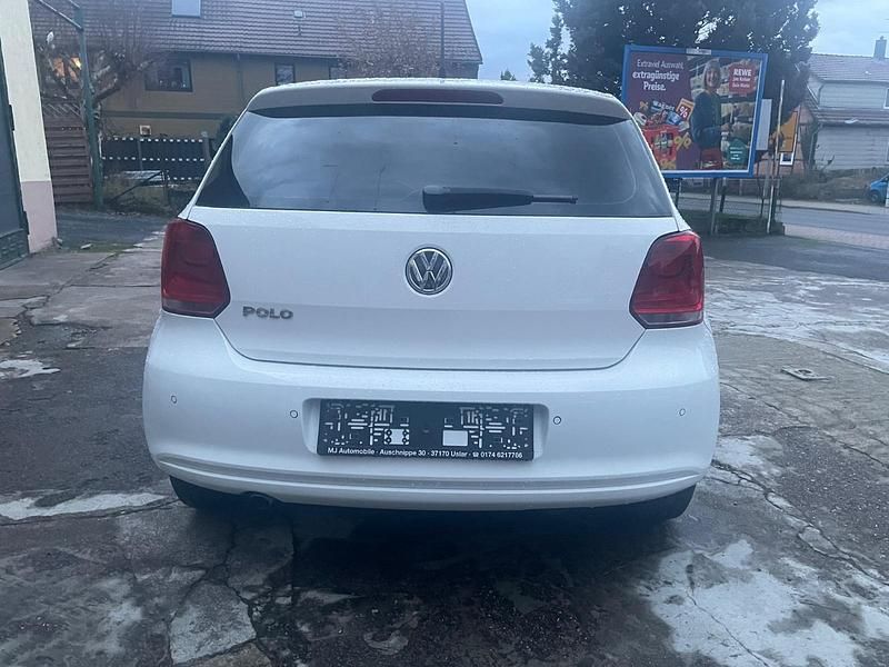 Gebraucht VW Polo 60 PS (44 kW) 2011 Weiß Kleinwagen