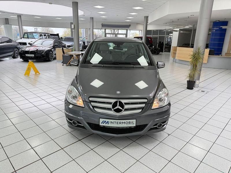 Gebraucht Mercedes B200 136 PS (100 kW) 2011 Grau Van / Kleinbus