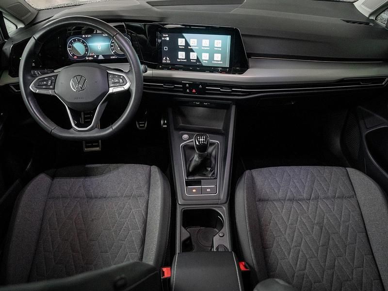 Gebraucht VW Golf VIII Move 110 PS (80 kW) 2024 Grau Limousine