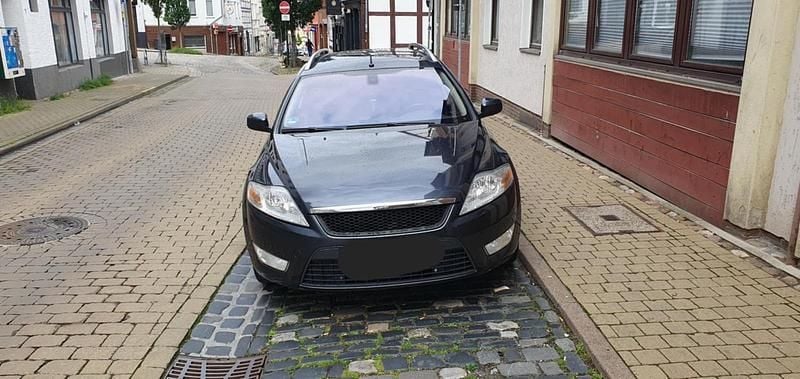 Grau Gebraucht 2008 Ford Mondeo Kombi | 2.500 € - Bild 1/4
