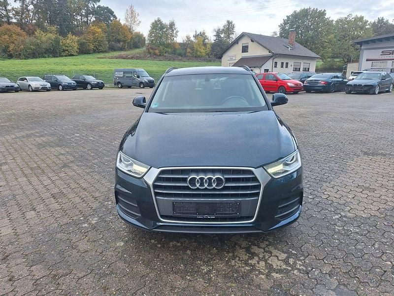 Blau Gebraucht 2018 Audi Q3 Basis SUV | 16.599 € (Fairer Preis) - Bild 1/4