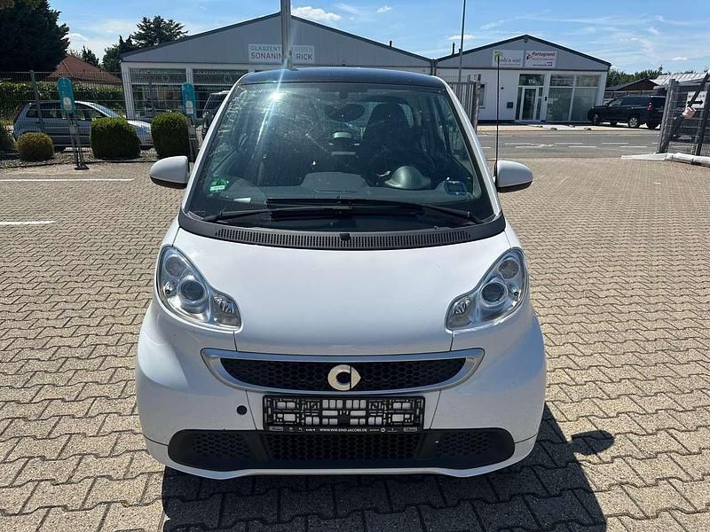 Weiß Gebraucht 2014 Smart ForTwo Coupé Kleinwagen | 4.750 € (Guter Preis) - Bild 1/4