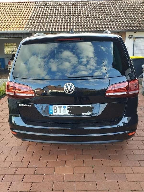 Gebraucht VW Sharan Comfortline 150 PS (110 kW) 2018 Schwarz Van / Kleinbus