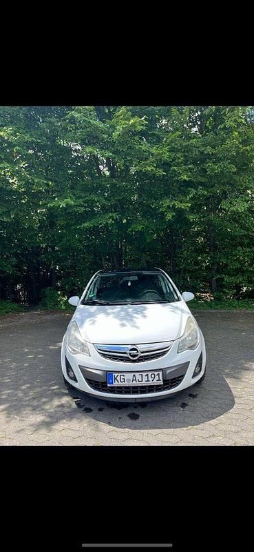 Weiß Gebraucht 2012 Opel Corsa Color Edition Kleinwagen | 3.600 € (Fairer Preis) - Bild 1/4