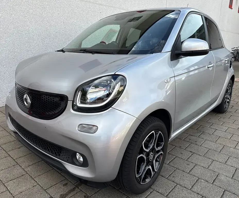Gebraucht Smart ForFour Prime 90 PS (66 kW) 2018 Silber Kleinwagen