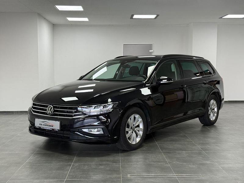 Gebraucht VW Passat Basis 150 PS (110 kW) 2023 Deep black Kombi