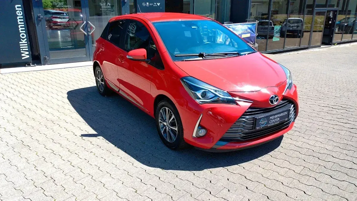 Gebraucht Toyota Yaris Club 111 PS (81 kW) 2019 Rot Kleinwagen
