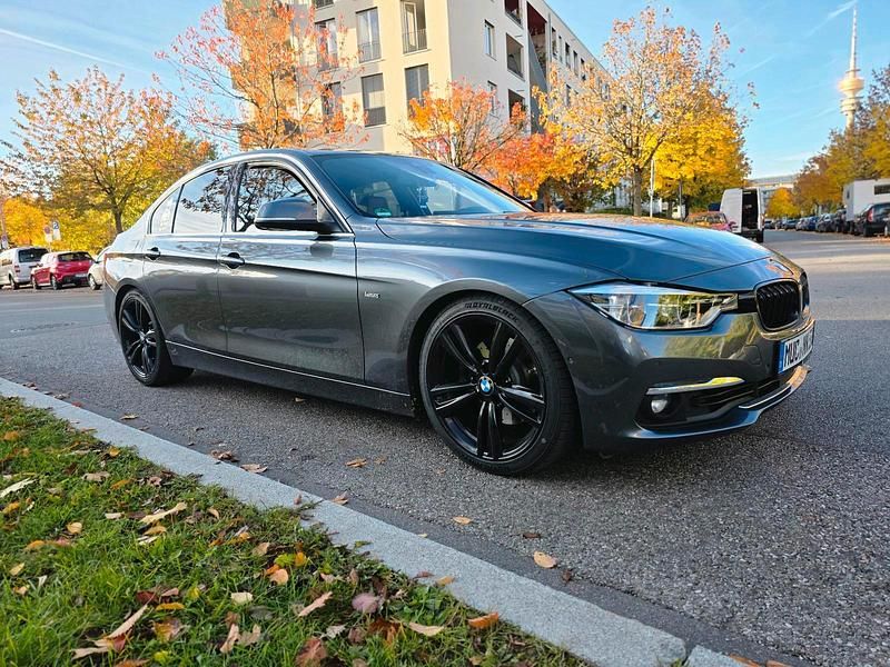 Grau Gebraucht 2017 BMW 330 Luxury Line Limousine | 16.500 € (Guter Preis) - Bild 1/4