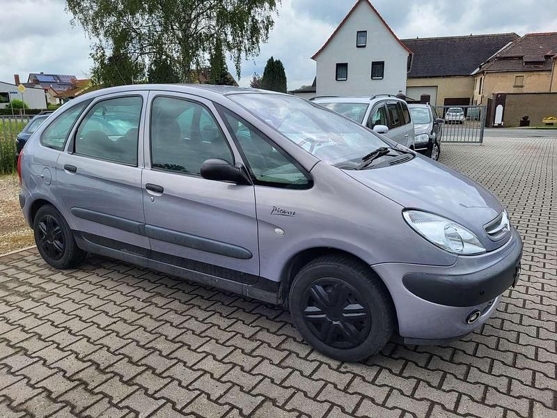 Gebraucht Citroën Xsara Picasso 95 PS (69 kW) 2002 Silber Van / Kleinbus
