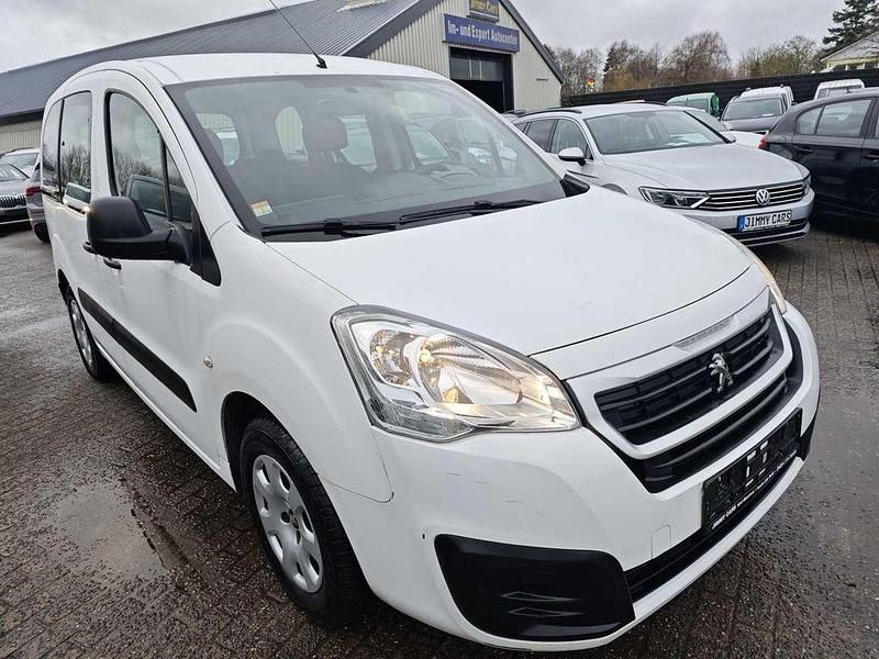 Gebraucht Peugeot Partner Tepee 99 PS (72 kW) 2017 Weiß Van / Kleinbus