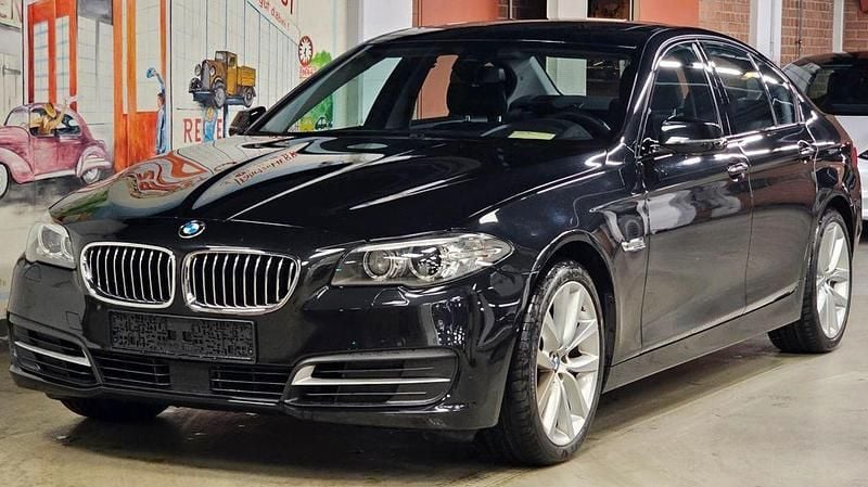 Schwarz Gebraucht 2015 BMW 528 Limousine | 19.490 € (Fairer Preis) - Bild 1/3
