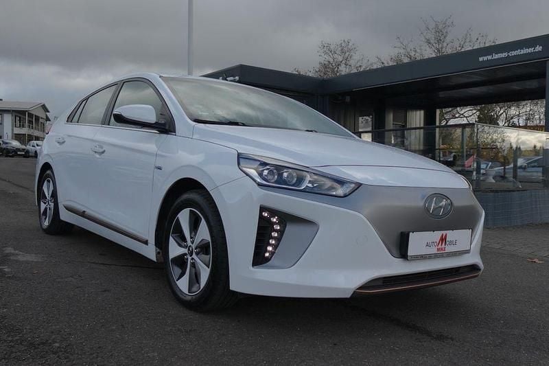 Weiß Gebraucht 2019 Hyundai Ioniq Style Kleinwagen | 12.490 € (Fairer Preis) - Bild 1/4
