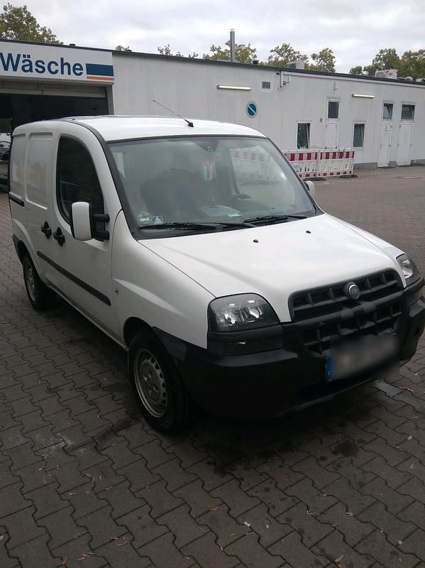 Weiß Gebraucht 2005 Fiat Doblò Van / Kleinbus | 2.150 € - Bild 1/4