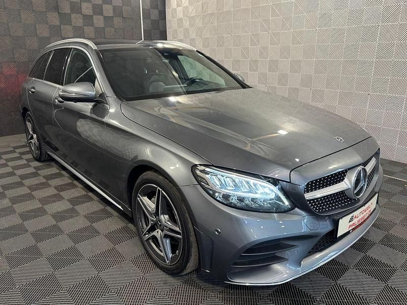 Grau Gebraucht 2019 Mercedes C220 AMG Limousine | 28.450 € (Fairer Preis) - Bild 1/4
