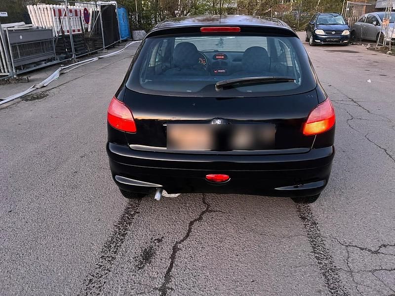 Gebraucht Peugeot 206 60 PS (44 kW) 2002 Schwarz Kleinwagen