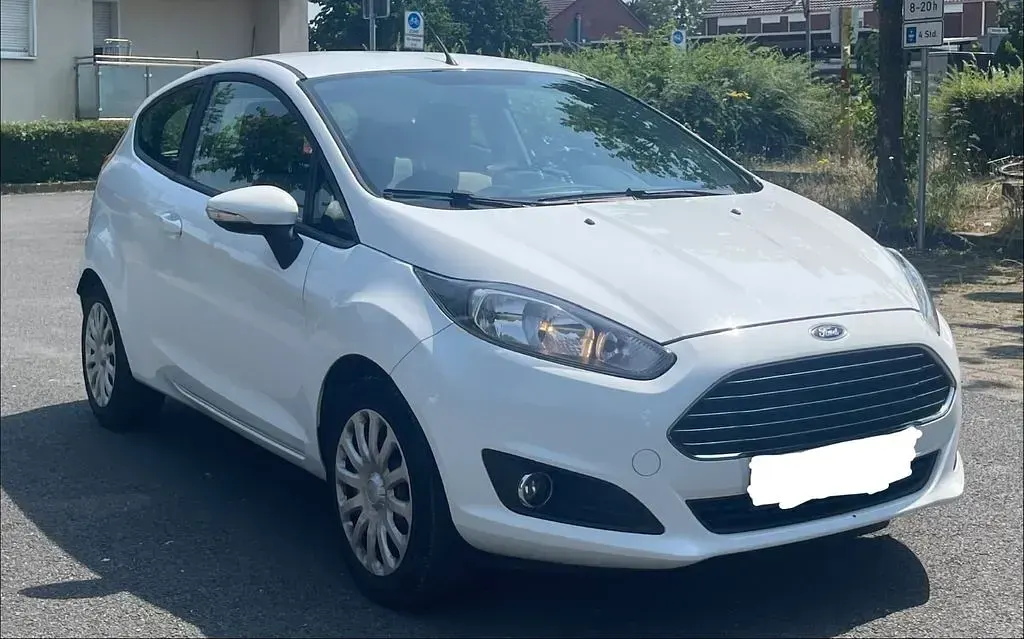 Gebraucht Ford Fiesta Trend 75 PS (55 kW) 2014 Weiß Kleinwagen
