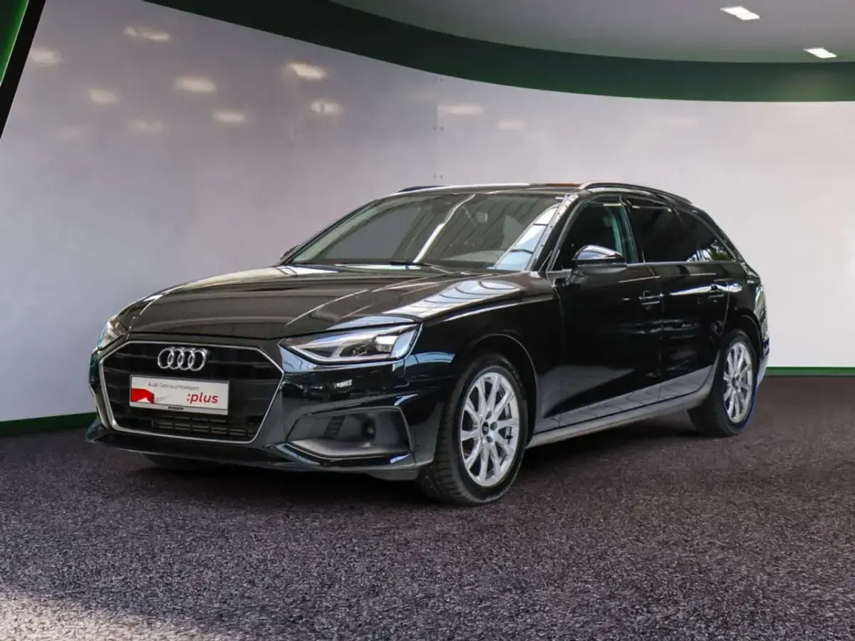 Gebraucht Audi A4 Business 150 PS (110 kW) 2022 Schwarz / mythosschwarz Kombi