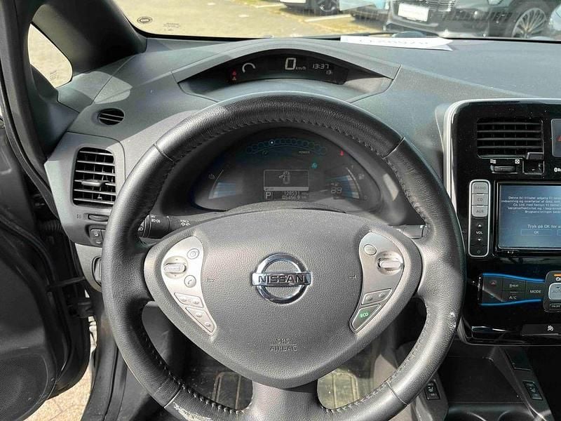 Gebraucht Nissan Leaf Tekna 80 kW (109 PS) 2014 Grau Kleinwagen