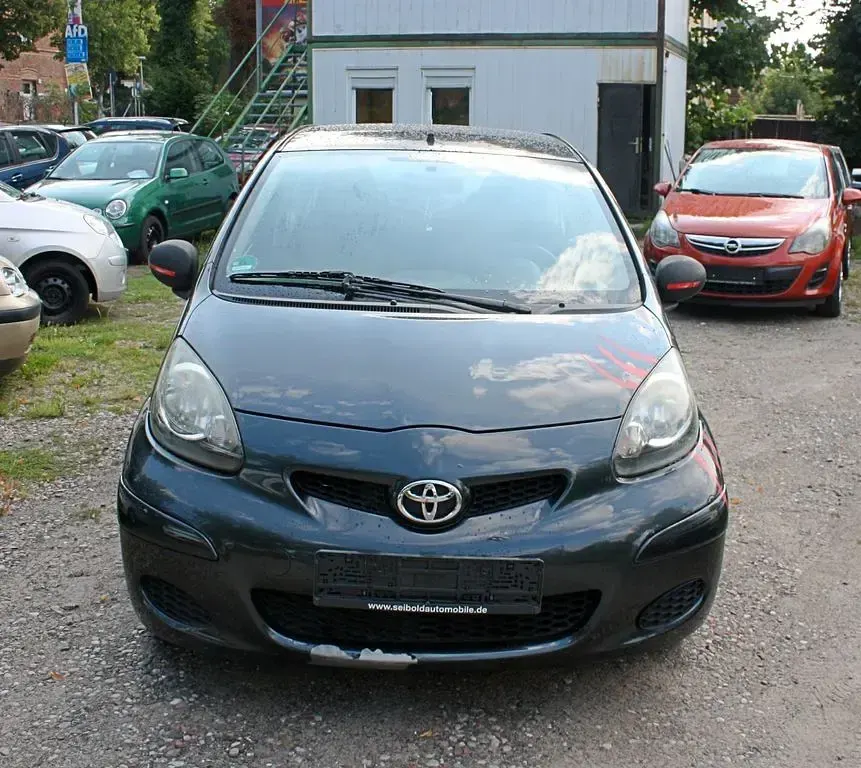 Gebraucht Toyota Aygo Basis 68 PS (50 kW) 2009 Grau Kleinwagen