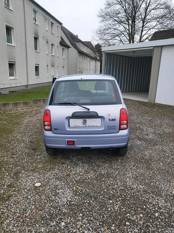 Gebraucht Daihatsu Cuore 56 PS (41 kW) 2003 Violet Kleinwagen