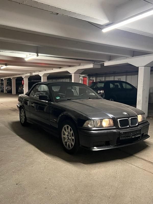 Gebraucht BMW 318 Cabriolet 115 PS (84 kW) 1998 Schwarz Cabrio