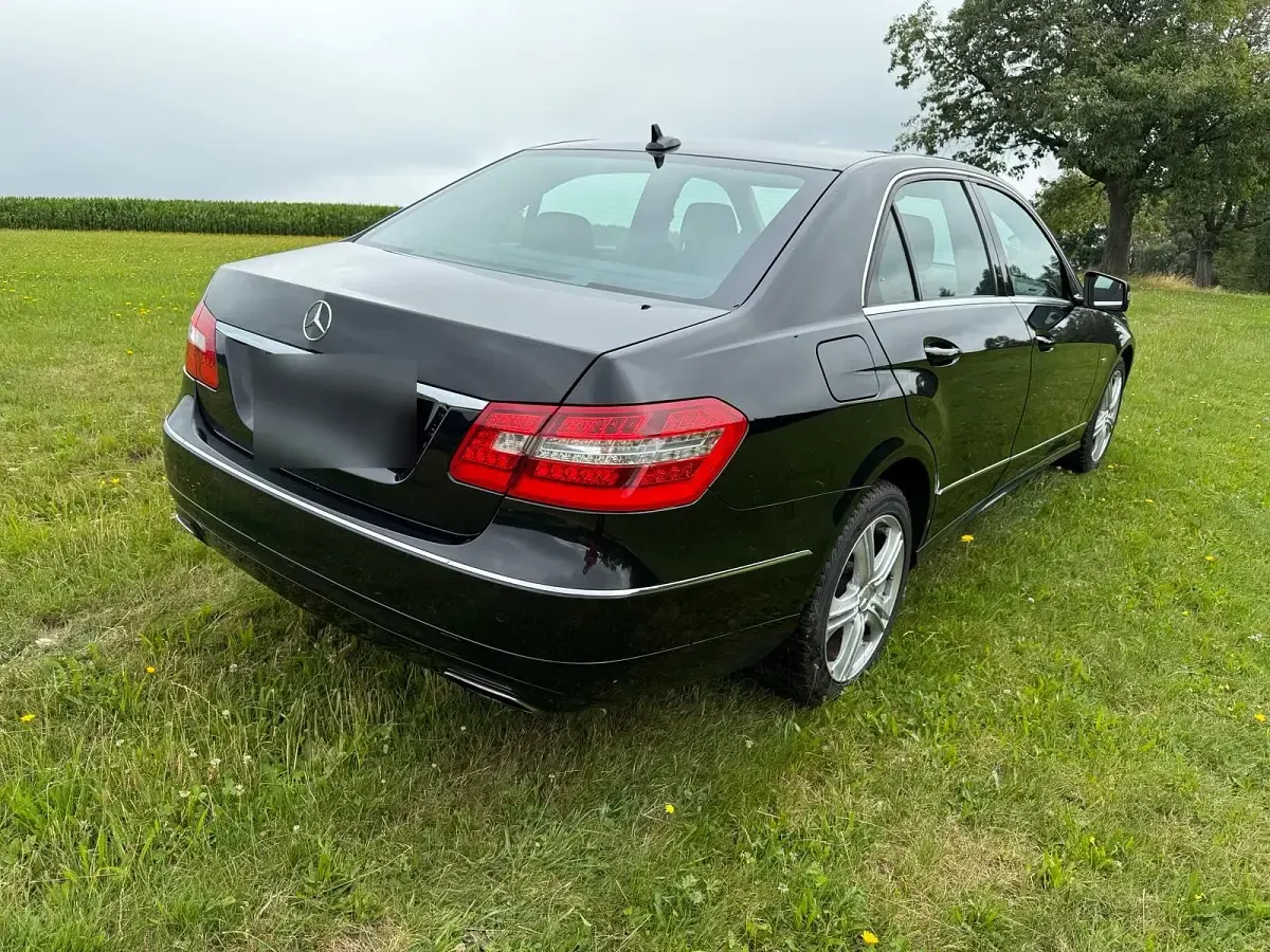 Usata Mercedes E350 265 CV (194 kW) 2012 Nero Berlina