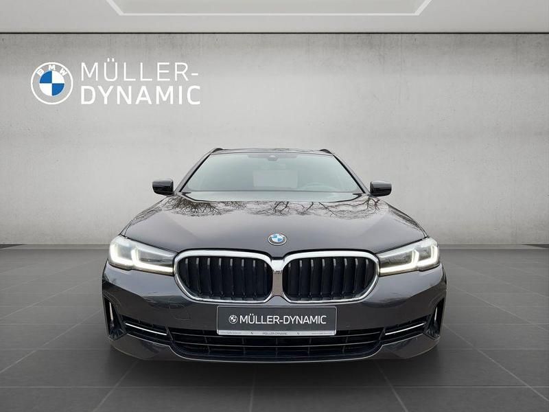 Gebraucht BMW 540 Sport Line 340 PS (250 kW) 2022 Sophistograu brillanteffekt Kombi