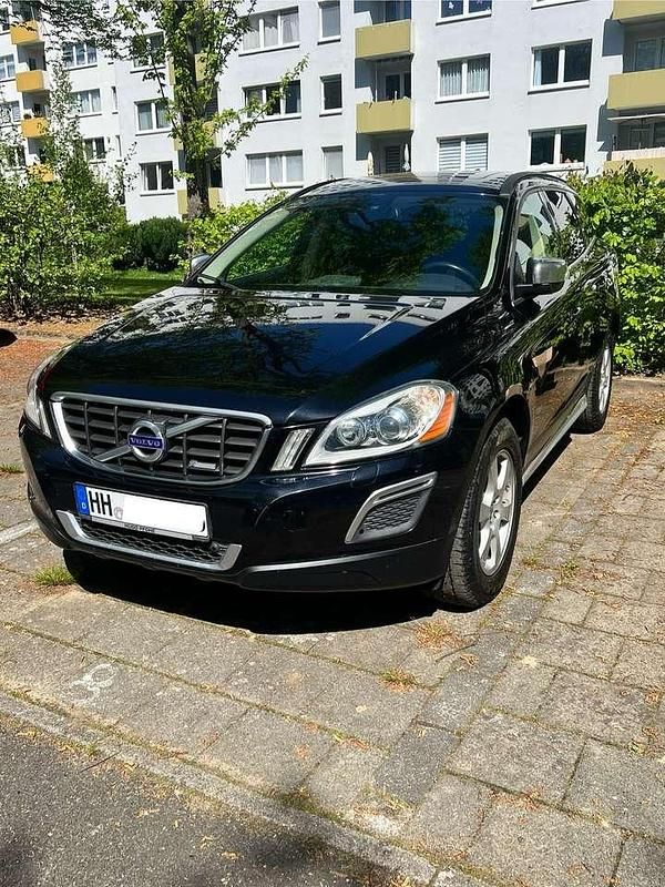 Schwarz Gebraucht 2010 Volvo XC60 R-Design SUV | 11.500 € (Fairer Preis) - Bild 1/4