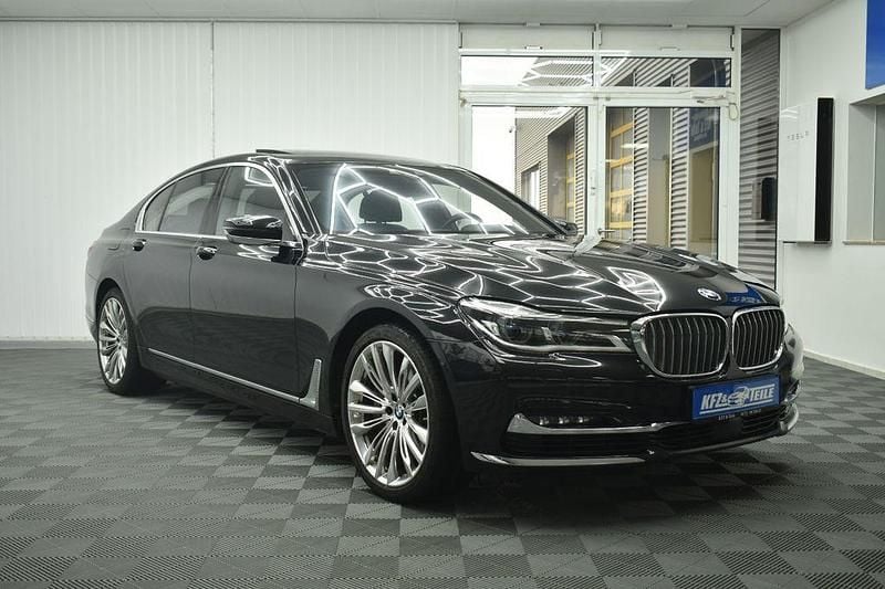 Gebraucht BMW 750 Luxury Line 449 PS (330 kW) 2016 Schwarz Limousine