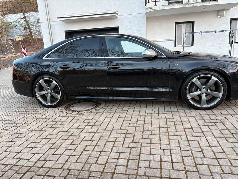Gebraucht Audi S8 519 PS (381 kW) 2012 Limousine