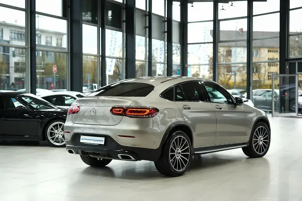 Gebraucht Mercedes GLC300 AMG line 258 PS (189 kW) 2019 Mojavesilber metalliclack SUV
